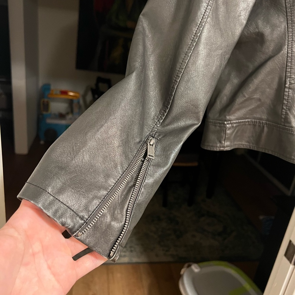 Universal Thread Jacket - Picture 3 of 4